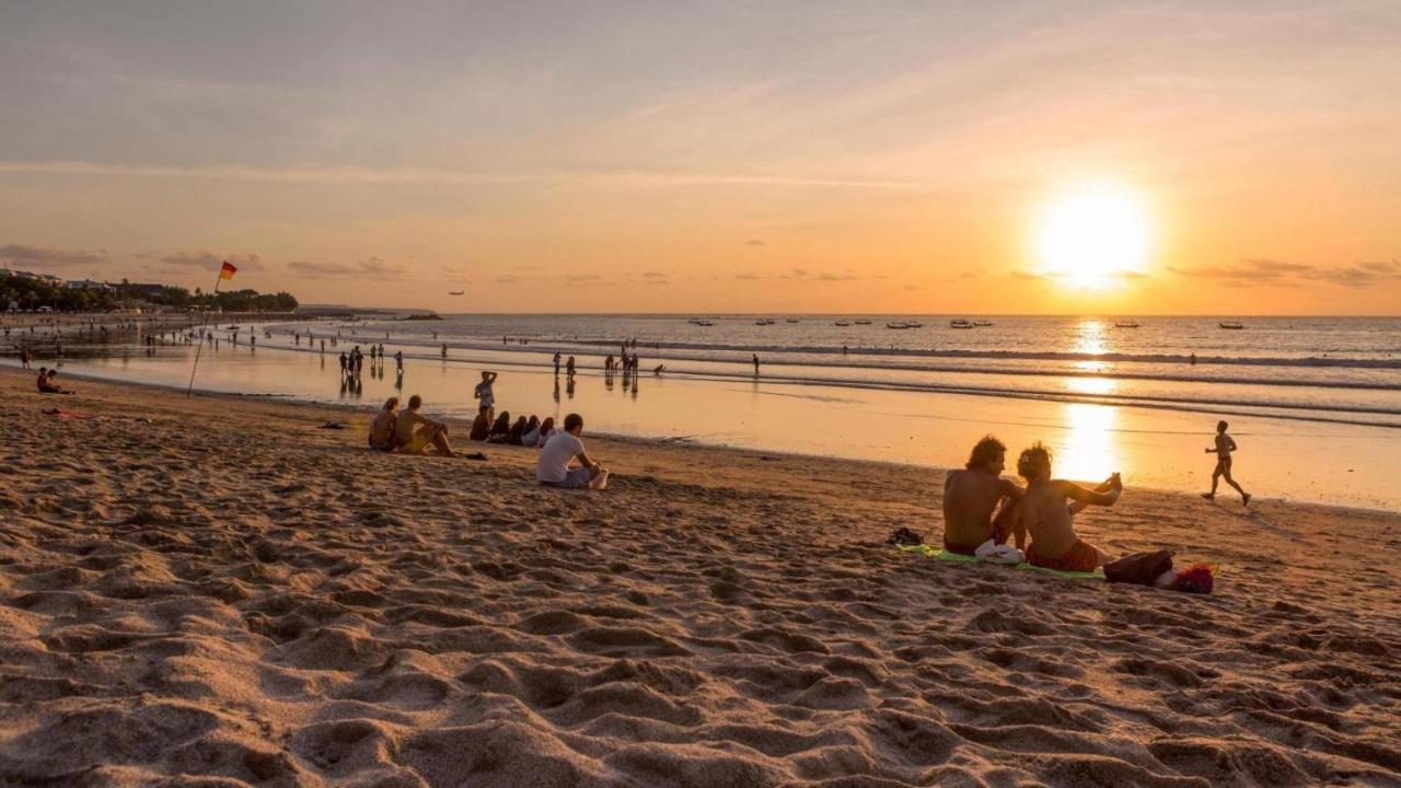 Swiss-Belexpress Kuta Legian Hotel Екстериор снимка