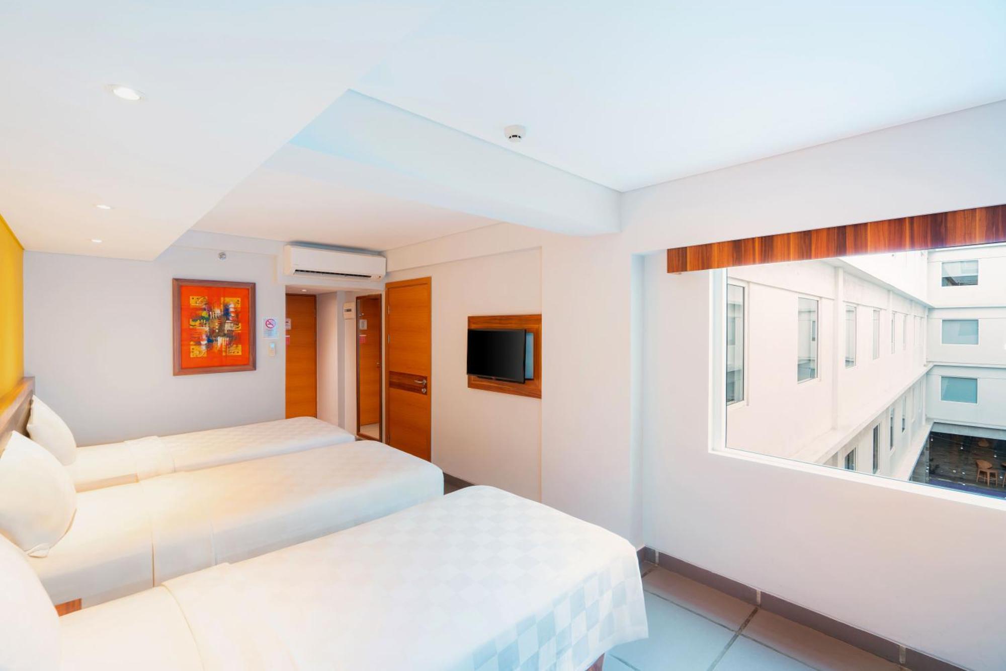 Swiss-Belexpress Kuta Legian Hotel Екстериор снимка